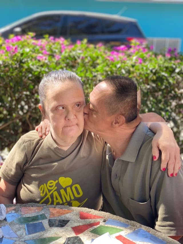 Voluntarios trabajando juntos en El Arca